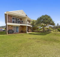 On the Beach at Hastings Point - St Kilda Accommodation