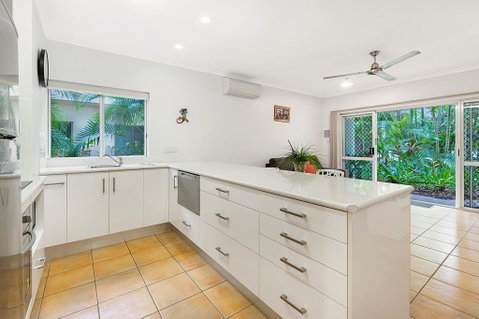 Outrigger Apartments Port Douglas - St Kilda Accommodation 1