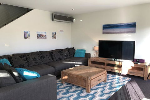 Pacific Blue 505/265 Sandy Point Road - St Kilda Accommodation 2