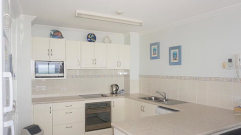 Pacific Surf Absolute Beachfront Apartments - St Kilda Accommodation 2