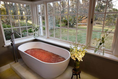 Parklands Country Gardens & Lodges - St Kilda Accommodation 2