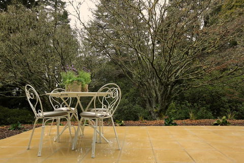 Parklands Country Gardens & Lodges - St Kilda Accommodation 3