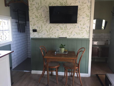 Peg Cottage - St Kilda Accommodation 2