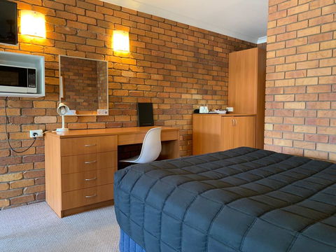Peter Allen Motor Inn - St Kilda Accommodation 0