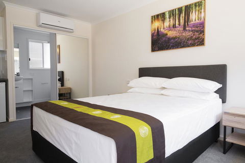 Petrie Mill Motel - St Kilda Accommodation 0