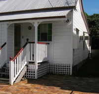 Pine Cottage - St Kilda Accommodation