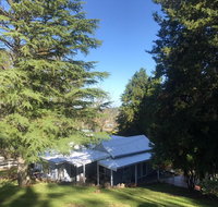 Pine Hill Cottage Acreage in Nature Trees Views mid Katoomba Leura - St Kilda Accommodation