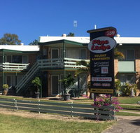 Pine Lodge - St Kilda Accommodation