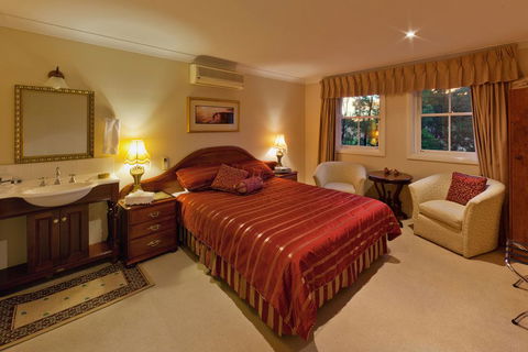 Plumes On The Green Boutique Bed & Breakfast - St Kilda Accommodation 2