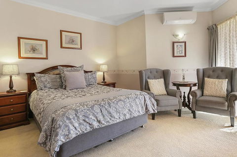Plumes On The Green Boutique Bed & Breakfast - St Kilda Accommodation 1