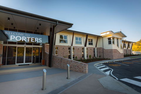 Porter's Plainland Hotel - St Kilda Accommodation 0