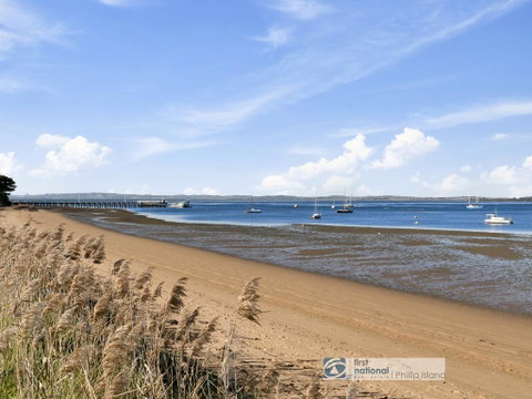 Pukeko Beach House, Rhyll - St Kilda Accommodation 1