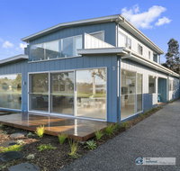 Pukeko Beach House Rhyll - St Kilda Accommodation