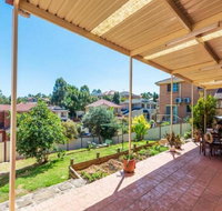 Quiet and spacious living close to all attractions - St Kilda Accommodation
