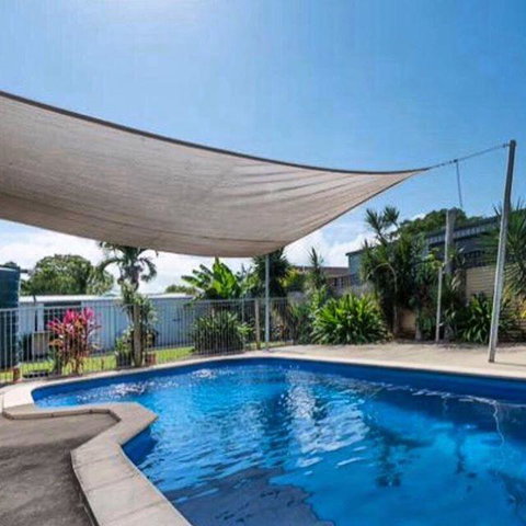 QUIRKY QUEENSLANDER 6 BEDROOM HOME - St Kilda Accommodation 3