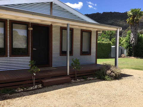 Rail Trail Cottage - St Kilda Accommodation 0