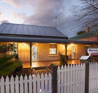 Rawson's Retreat - Five Bedroom Home - Walk CBD - Includes Breakfast - St Kilda Accommodation