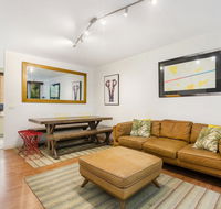 Retro Styled 3 Bedroom Apartment with Tree Views - St Kilda Accommodation