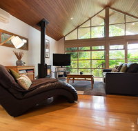 Romantic Treehouse Getaway - St Kilda Accommodation
