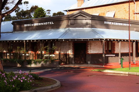 Rose & Crown Hotel - St Kilda Accommodation 0