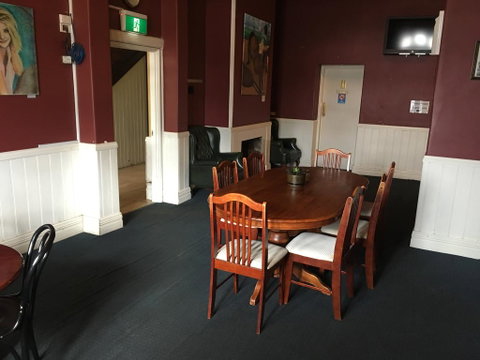 Royal Exchange Hotel - St Kilda Accommodation 3