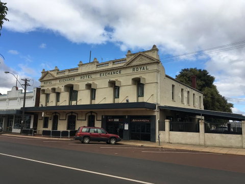 Royal Exchange Hotel - St Kilda Accommodation 0