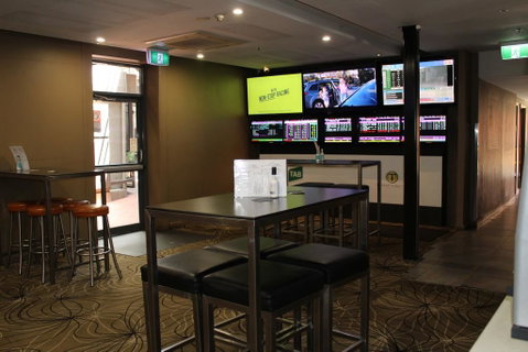 Royal Hotel Orange - St Kilda Accommodation 2