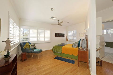 Royle Palms Beach Front Villa - St Kilda Accommodation 3