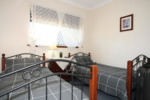 Safety Bay Guest House - St Kilda Accommodation 0