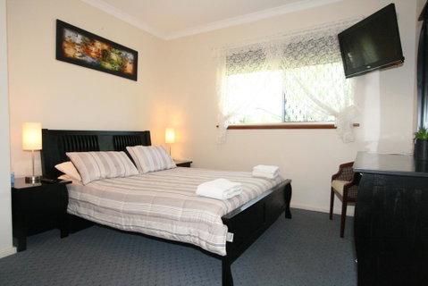 Safety Bay Guest House - St Kilda Accommodation 1