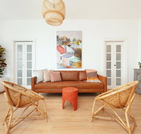 SALTY'S 2 BEDROOM BEACH HOME - St Kilda Accommodation