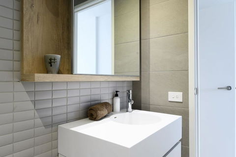 Sanctuary Resort-Style On The Banks Of The Yarra - St Kilda Accommodation 1