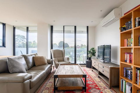 Sanctuary Resort-Style On The Banks Of The Yarra - St Kilda Accommodation 2
