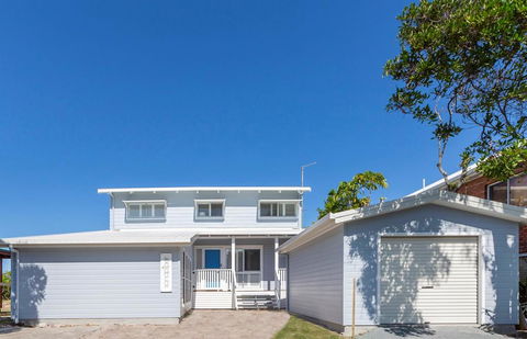 Sandpiper Beach Front House - St Kilda Accommodation 0