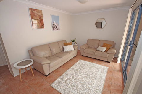 Santa Barbara - St Kilda Accommodation 1