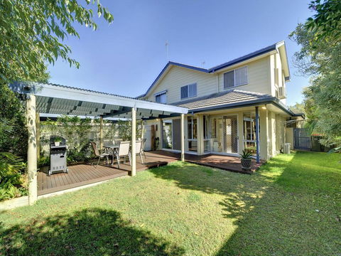 Sea Whispers @ Fingal Bay - St Kilda Accommodation 0