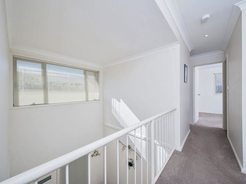 Sea Whispers @ Fingal Bay - St Kilda Accommodation 2