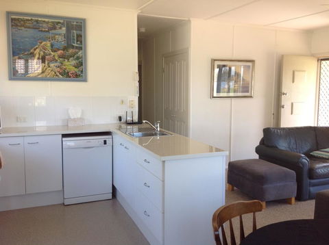 Seaside Cottage - St Kilda Accommodation 2