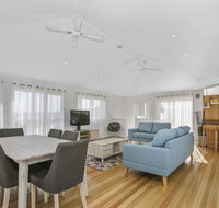 SEAVIEW - ocean views from a modern townhouse - St Kilda Accommodation