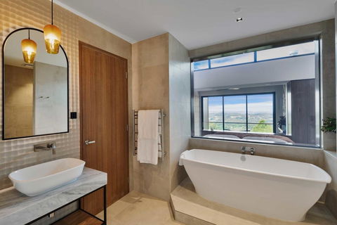 Sequoia Lodge - St Kilda Accommodation 0