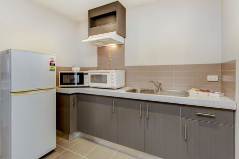 Seymours On Lydiard - St Kilda Accommodation 3