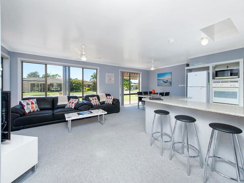 Shoreline Drive, Duplex 01,39, Little Pearl - St Kilda Accommodation 0