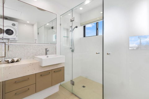 Shoreline Nine Penthouse With Ocean Views - St Kilda Accommodation 2