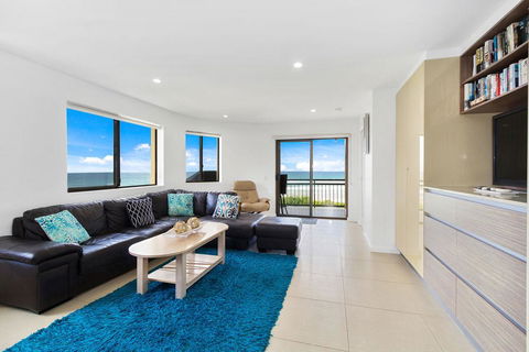 Shoreline Nine Penthouse With Ocean Views - St Kilda Accommodation 1