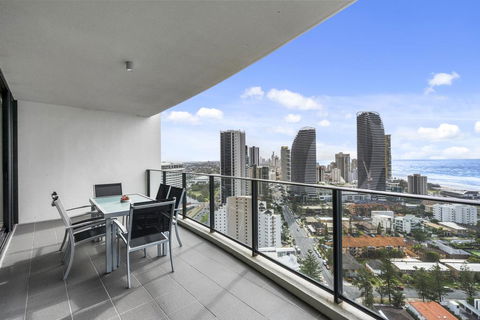 Sierra Grand Broadbeach - GCLR - St Kilda Accommodation 2