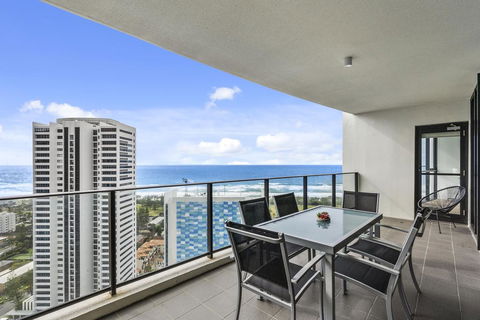 Sierra Grand Broadbeach - GCLR - St Kilda Accommodation 3
