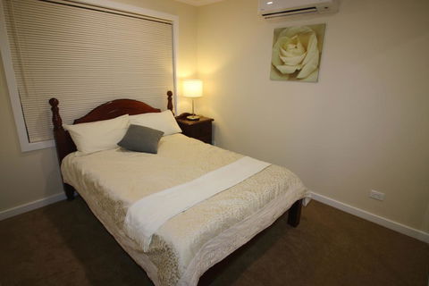 Silver House - Melbourne Airport Accommodation - St Kilda Accommodation 2