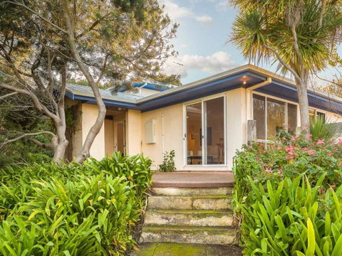 Sky Mirror Cottage - St Kilda Accommodation 0