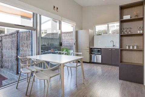 Smiths Beach Resort - St Kilda Accommodation 2