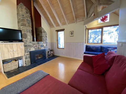 Snowdragon - St Kilda Accommodation 2